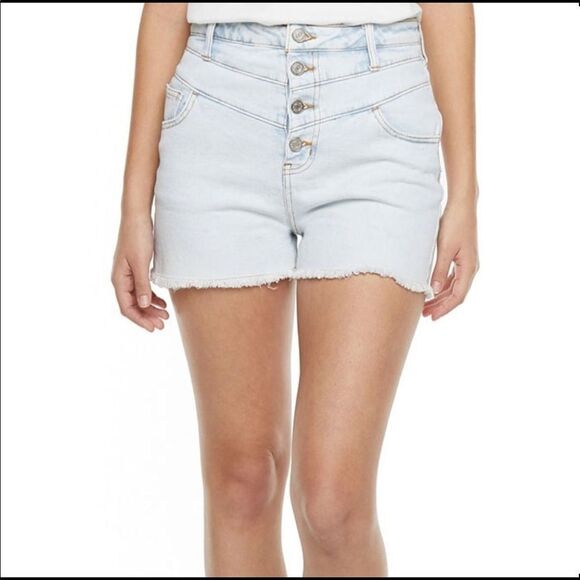 NWT- rewind high rise, medium wash- distressed Jean shorts- size 15/32W - Picture 11 of 13